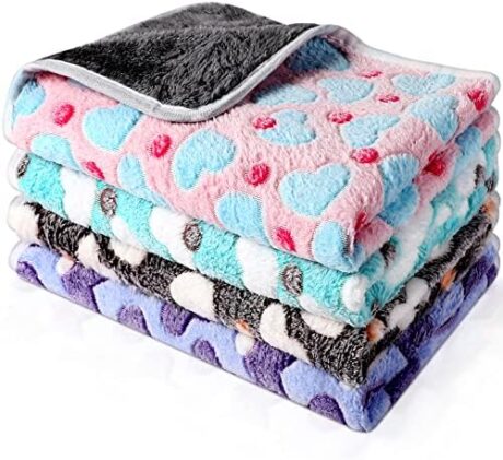 Reginary 4 Pcs Waterproof Guinea Pig Blankets Washable Small Animal Fleece Bedding Guinea Pig Cage Liners Reusable Training Pads Pet Pee Pad Sleep Mat for Hamster(Heart Pattern,12 x 12 Inch)